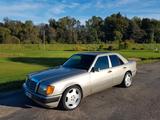 Mercedes-Benz Mercedes E 300 24v - Mercedes-Benz E 300: 24v