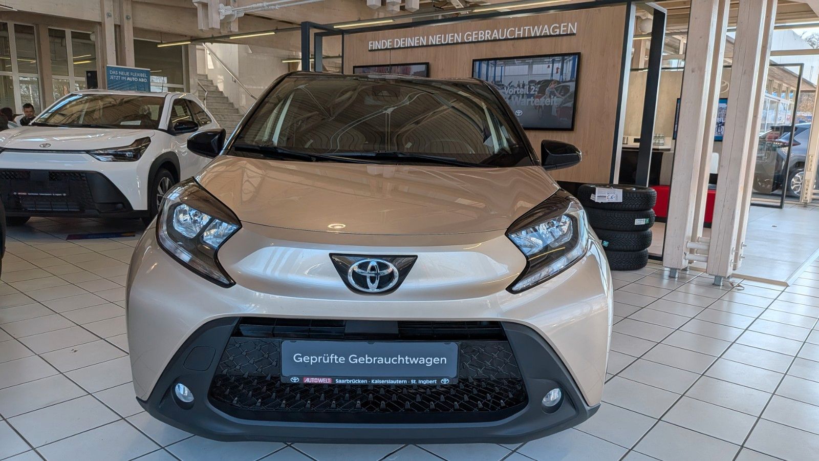 Fahrzeugabbildung Toyota Aygo X Pulse inkl. Rückfahrkamera
