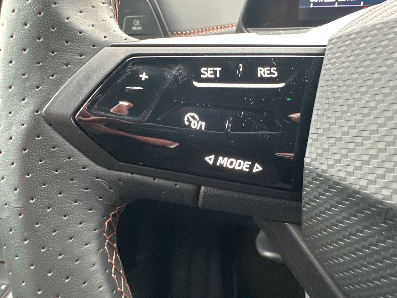 Fahrzeugabbildung CUPRA Born 150kW/58kWh NAV+LED+18ZOLL+KEYLESS+DAB+1HD