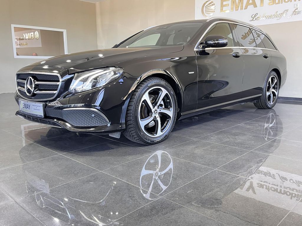 Image of Mercedes-Benz E 200