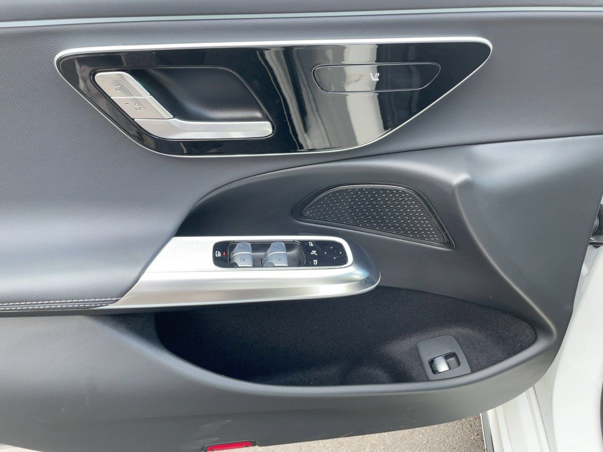 Fahrzeugabbildung Mercedes-Benz E 220 d 4M T-Modell AMG/Night/Pano/Kamera/AHK