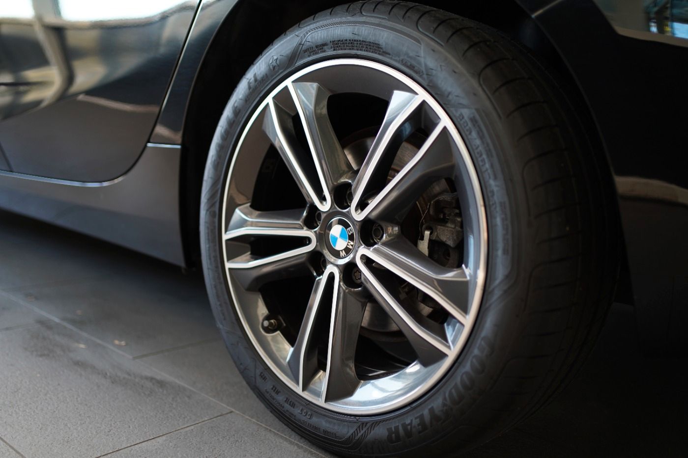 Fahrzeugabbildung BMW 118i Sport Line +LED+Live Cockpit+Head Up Displa