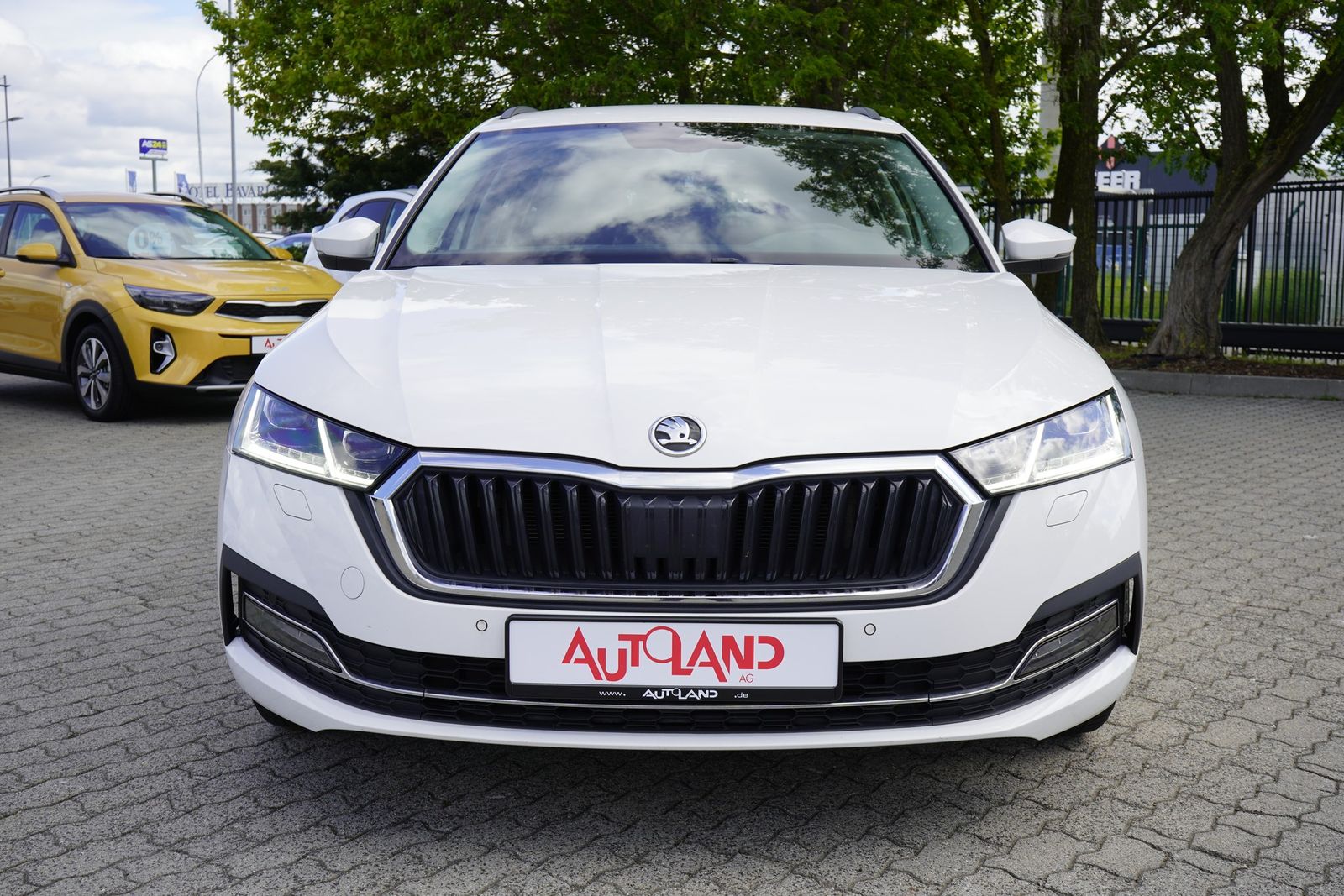 Skoda Octavia Combi 1.5 TSI First Edition LED Navi ACC foto 3