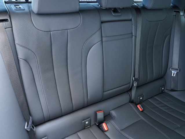 Fahrzeugabbildung BMW 530 i Touring M Sportpaket FACELIFT-MODELL