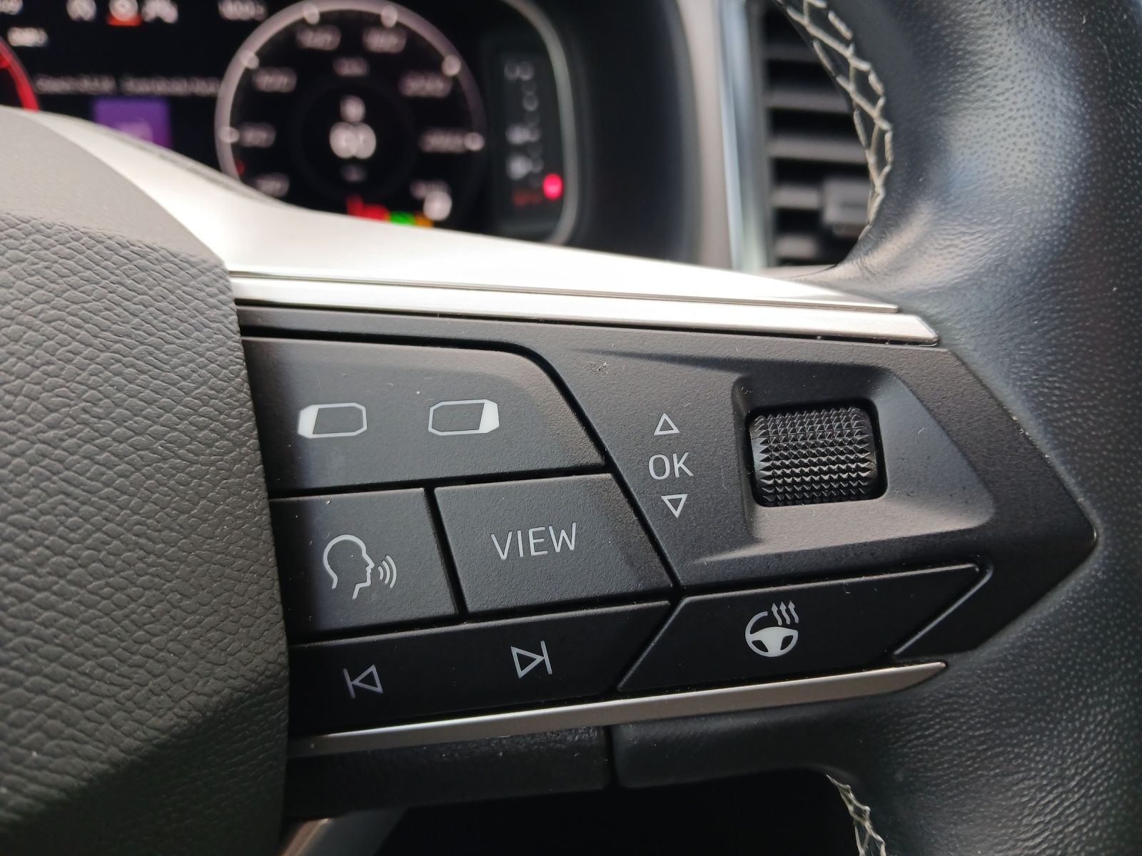 Fahrzeugabbildung SEAT Ateca TSI Xperience DSG LED AID ACC RFK SH