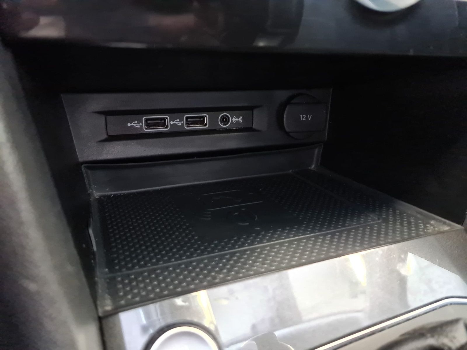 Fahrzeugabbildung Volkswagen Tiguan Allspace Highline 4Motion / LED / NAVI /
