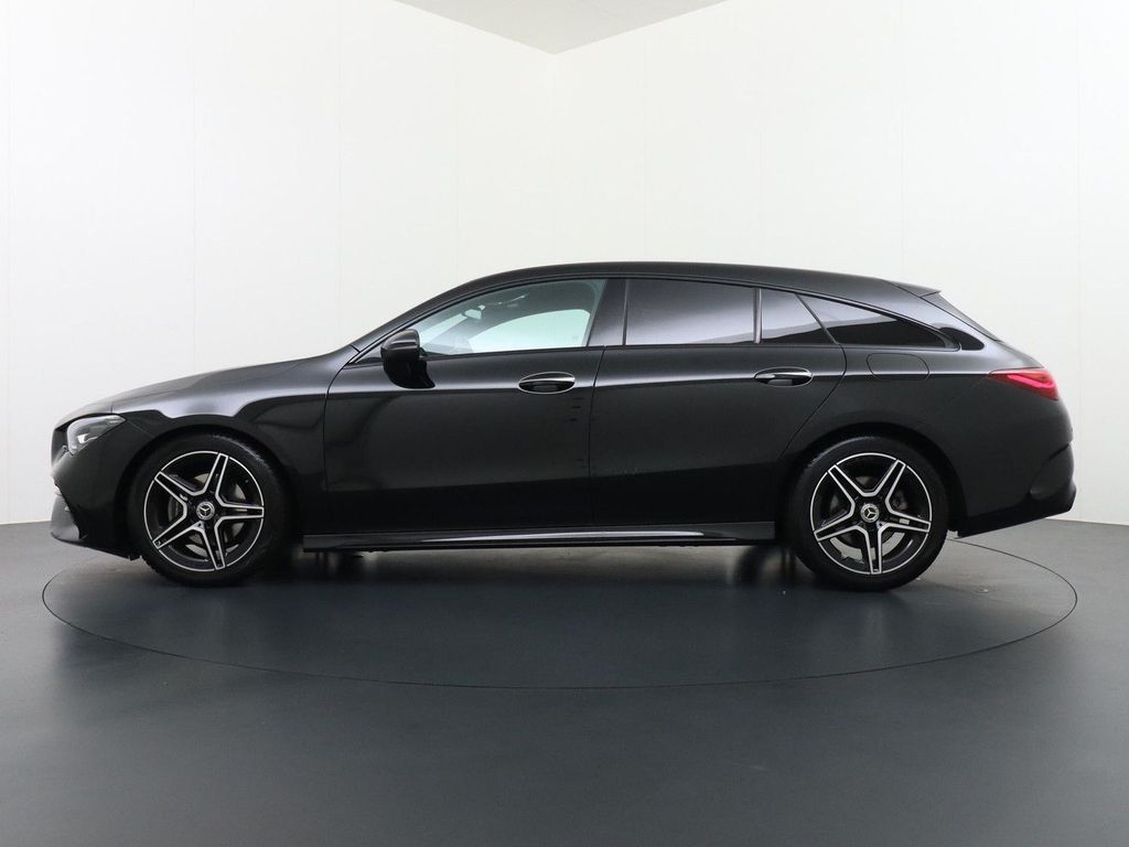 Mercedes-Benz CLA 180 Shooting Brake Star Edition AMG Line