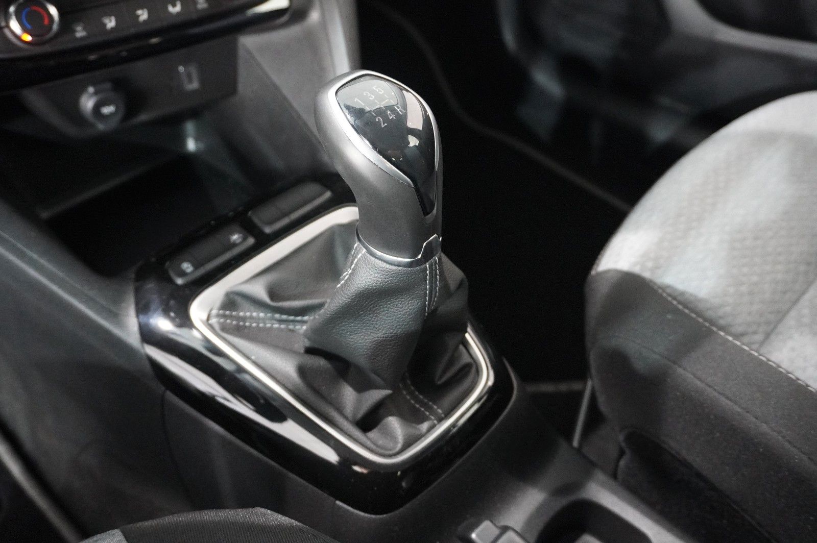 Fahrzeugabbildung Opel Corsa F 1.2 FACELIFT NAVI/LED/KAMERA/VIRTU./DAB+