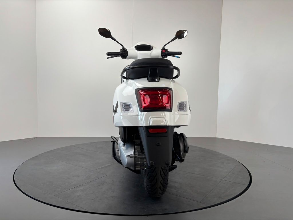 Fahrzeugabbildung Vespa GTS 310 FL SuperSport *NEUFAHRZEUG 2026*