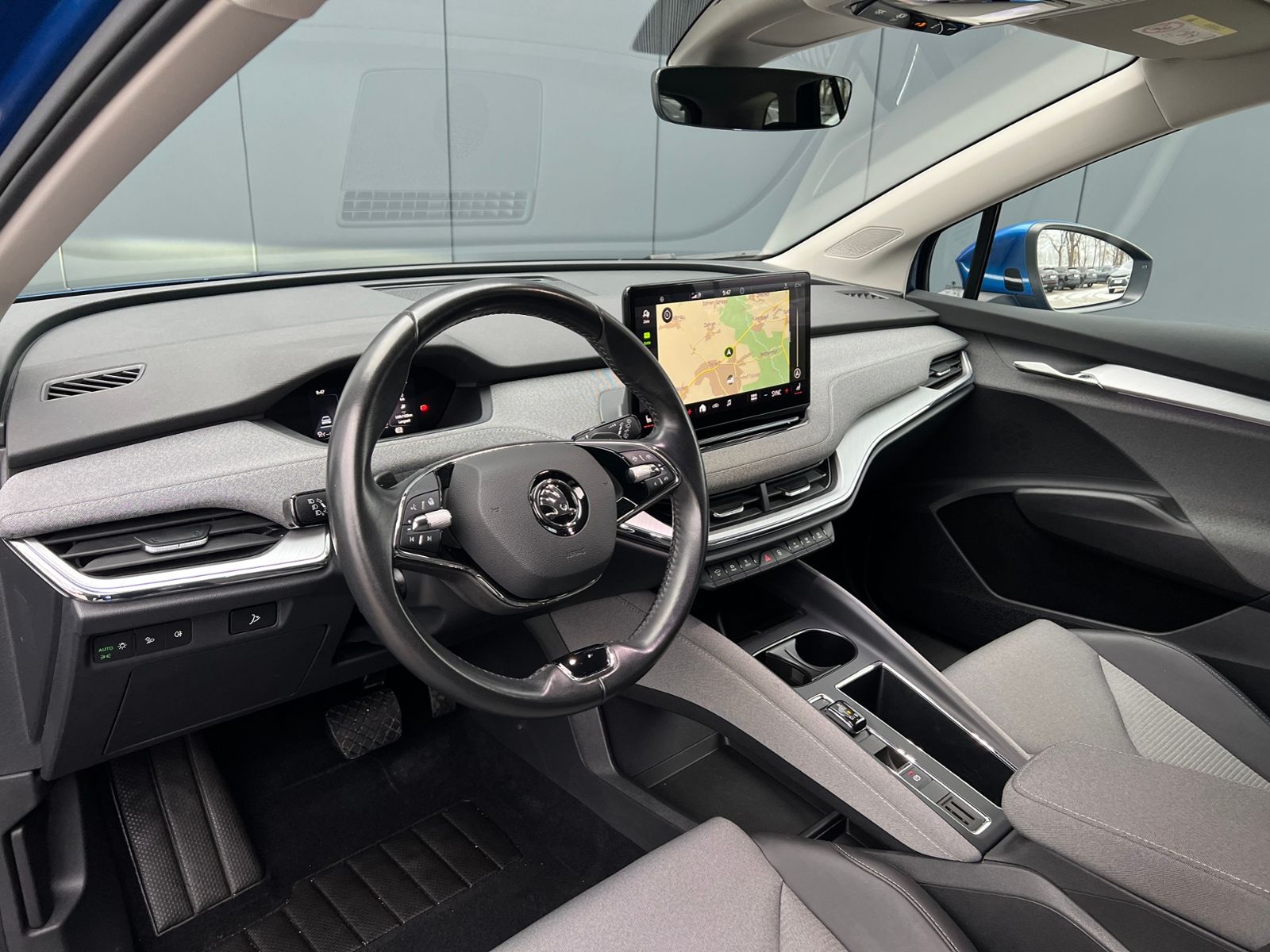 Fahrzeugabbildung SKODA Enyaq iV 80 Loft *AHK, 360°-Kamera,Navi,19" LM F