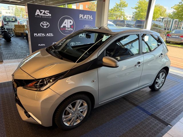 Toyota Aygo x-play touch Automatik