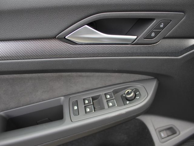 Golf VIII Variant 2,0 TDI R-Line NAVI*AHK*IQ.Lig