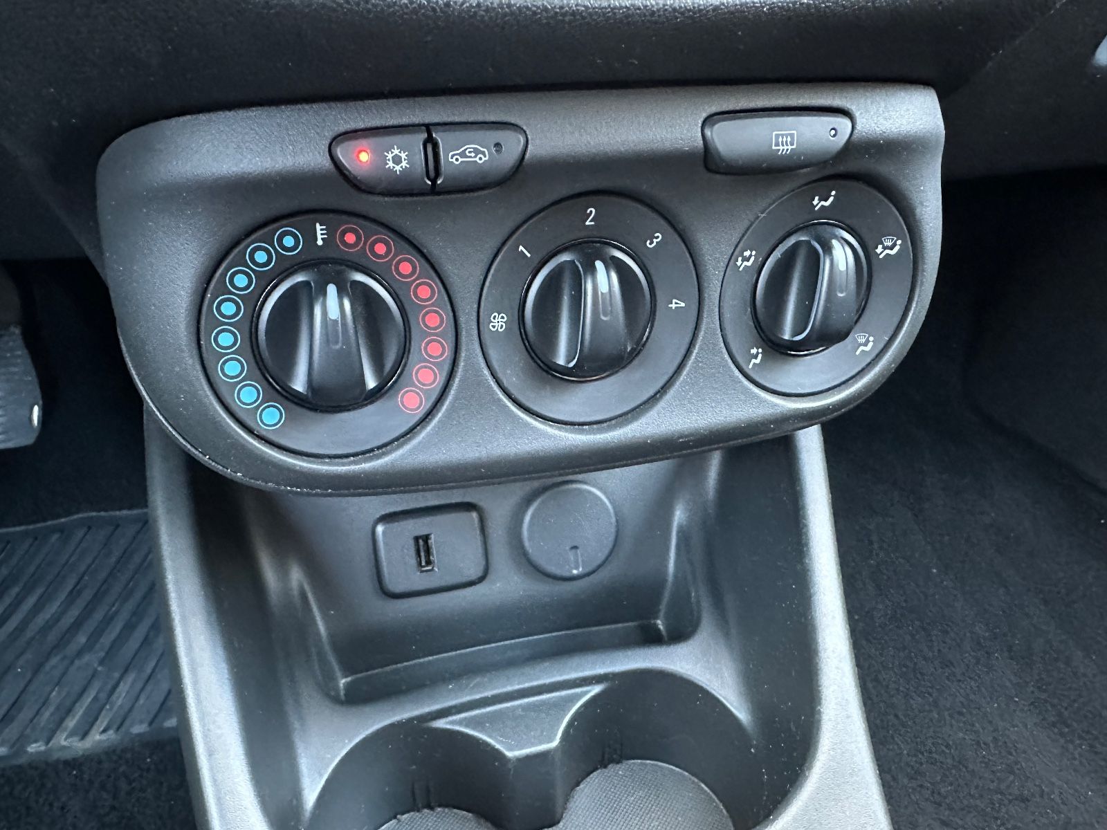 Fahrzeugabbildung Opel Corsa 1.4 Active GRA/Klima/IntelliLink/CarPlay