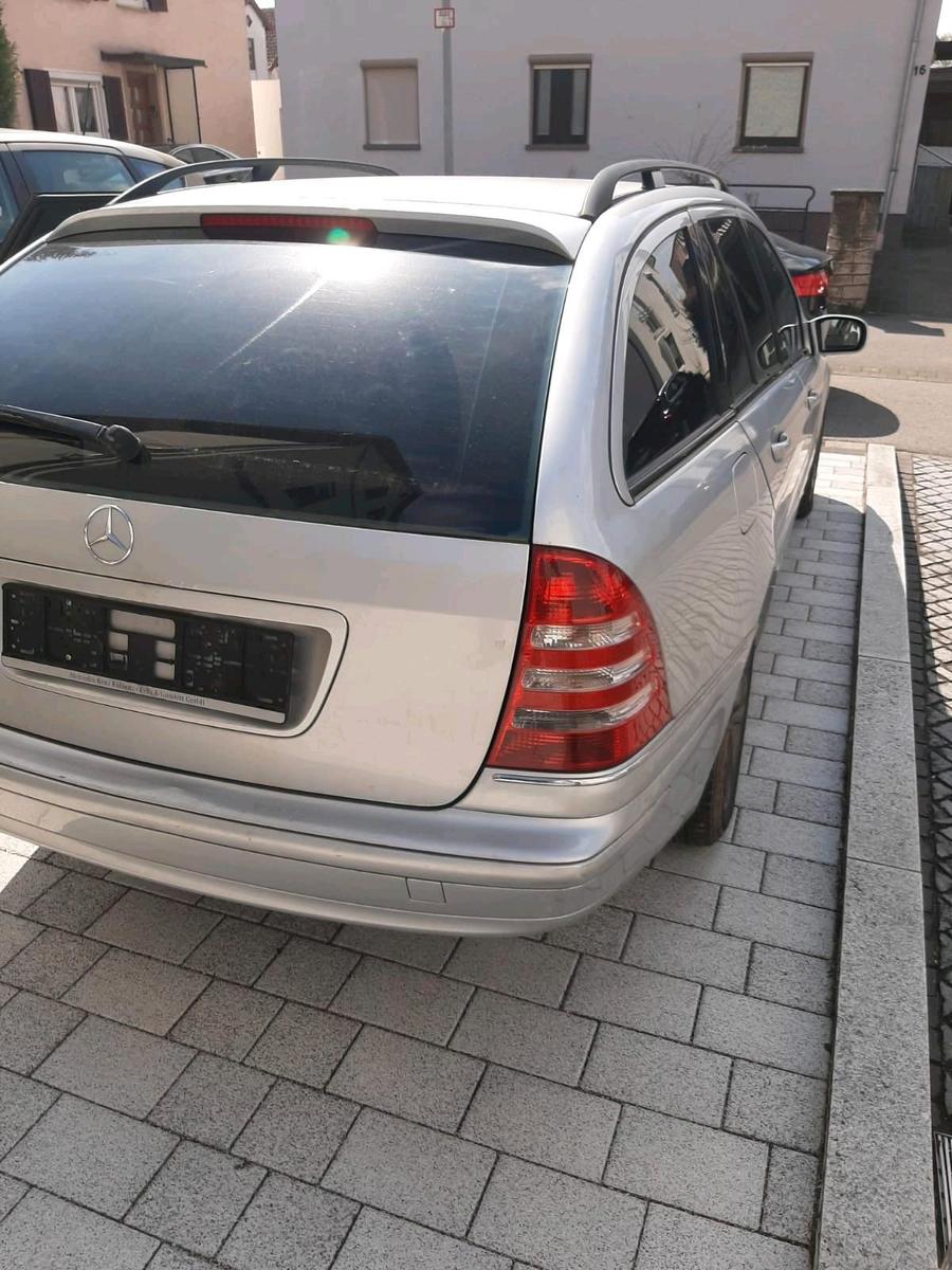 Mercedes-Benz C220 2005 — photo 8