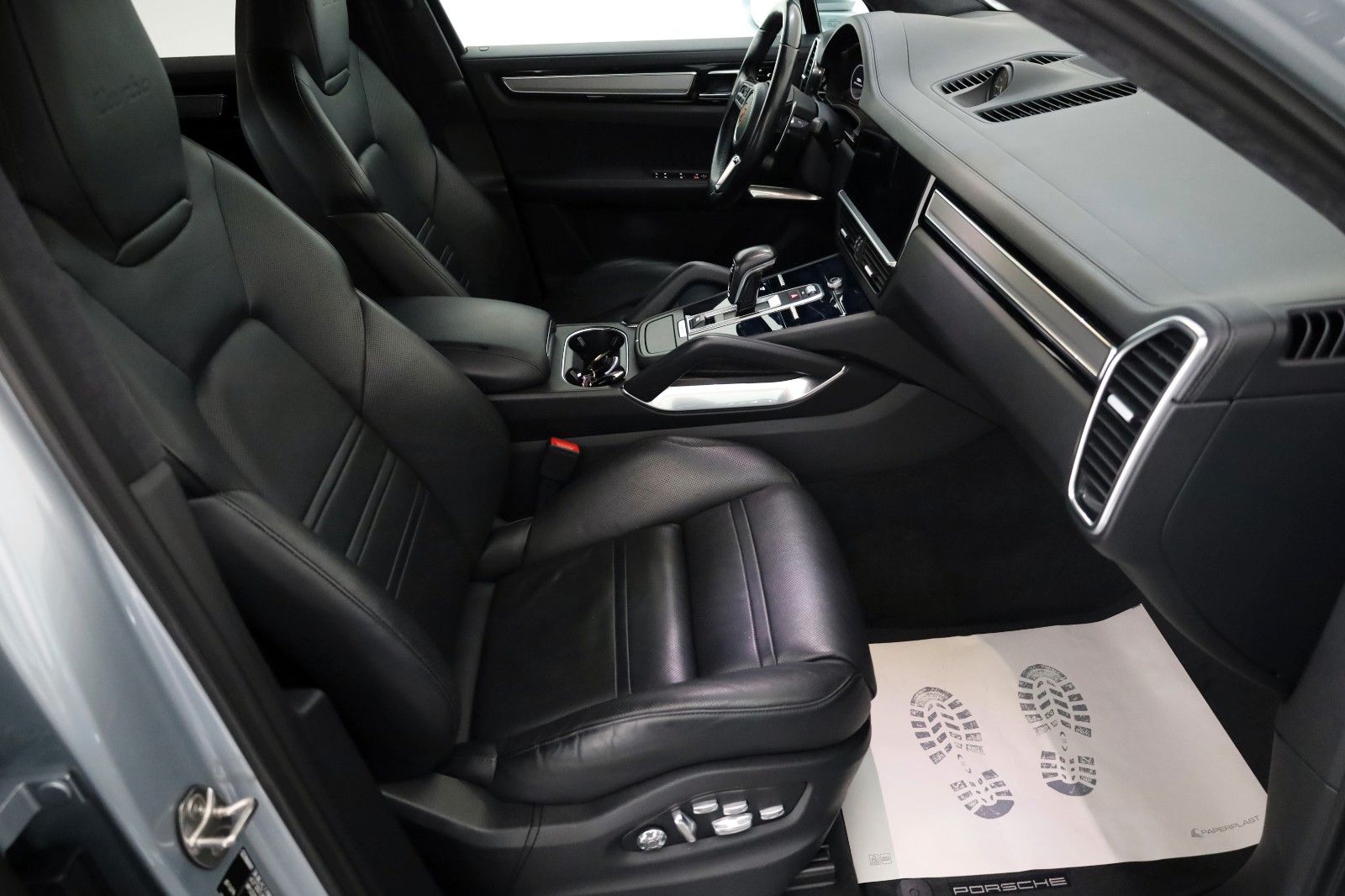 Fahrzeugabbildung Porsche Cayenne Turbo,Matrix-LED,360Kamera,Pano,AHK+WR