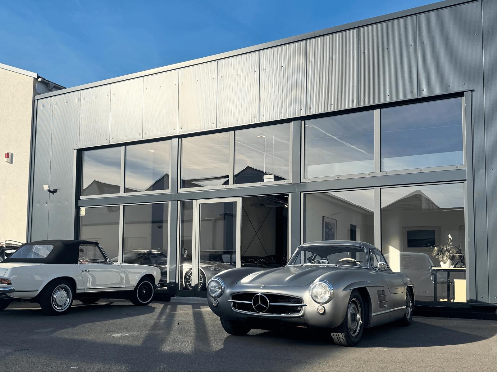 showroom-image-bottom