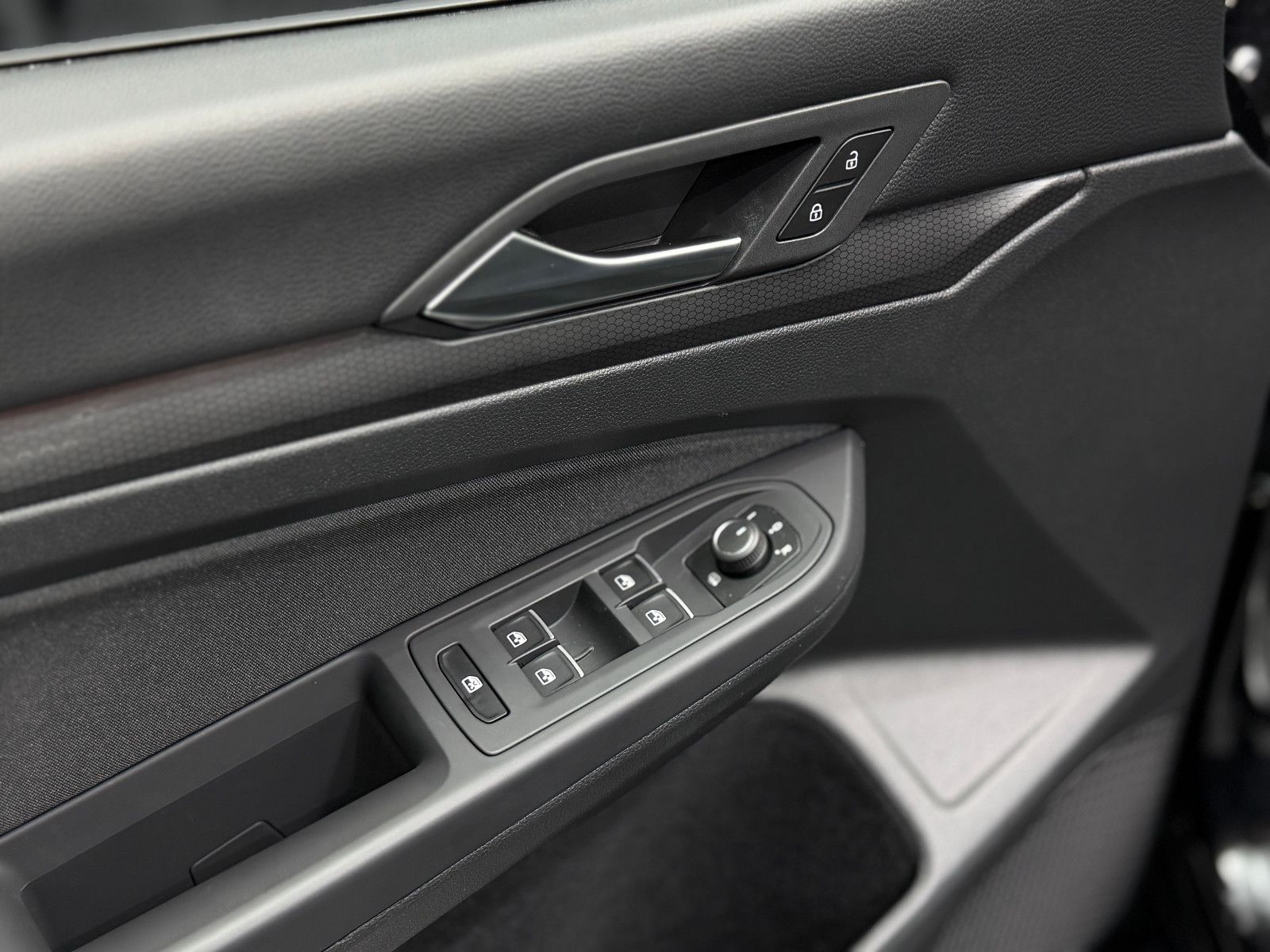 Fahrzeugabbildung Volkswagen Golf VIII Lim. GTI|H&K|HuD|U-Frei|D-FZG