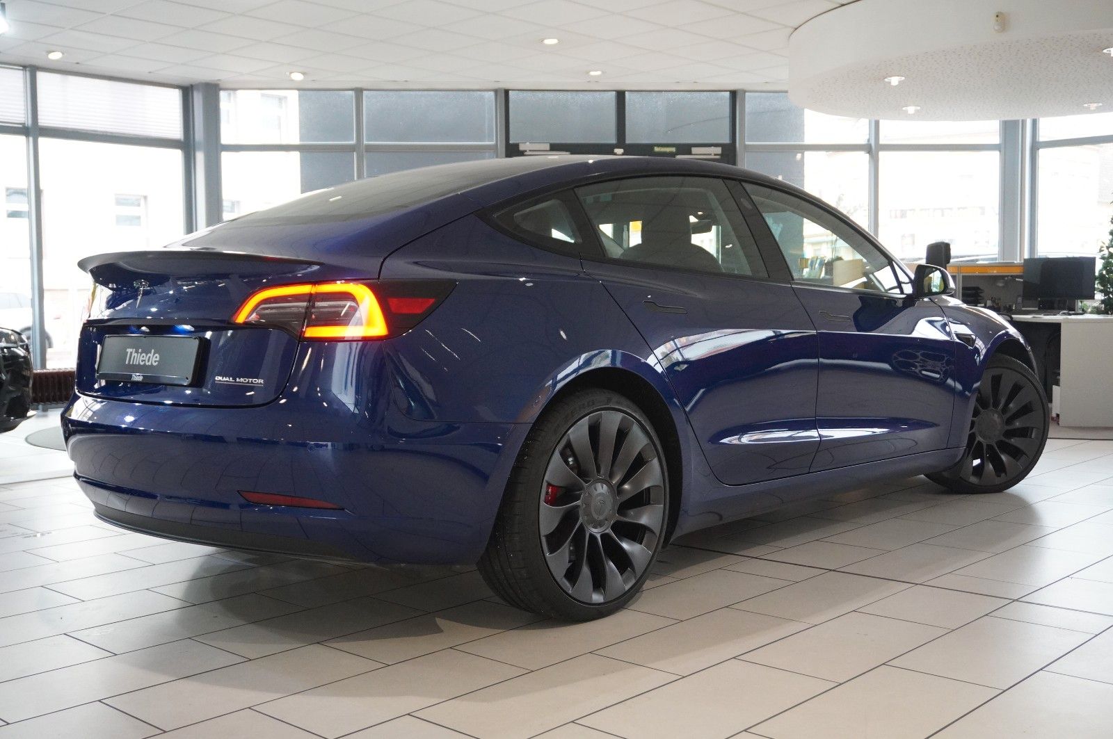 Fahrzeugabbildung Tesla Model 3 PERFORMANCE DUAL-MOTOR NAVI/LED/KAMERA