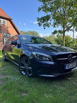 Mercedes-Benz CLA 200 Shooting Brake Urban | LED - : Blau, Mercedes