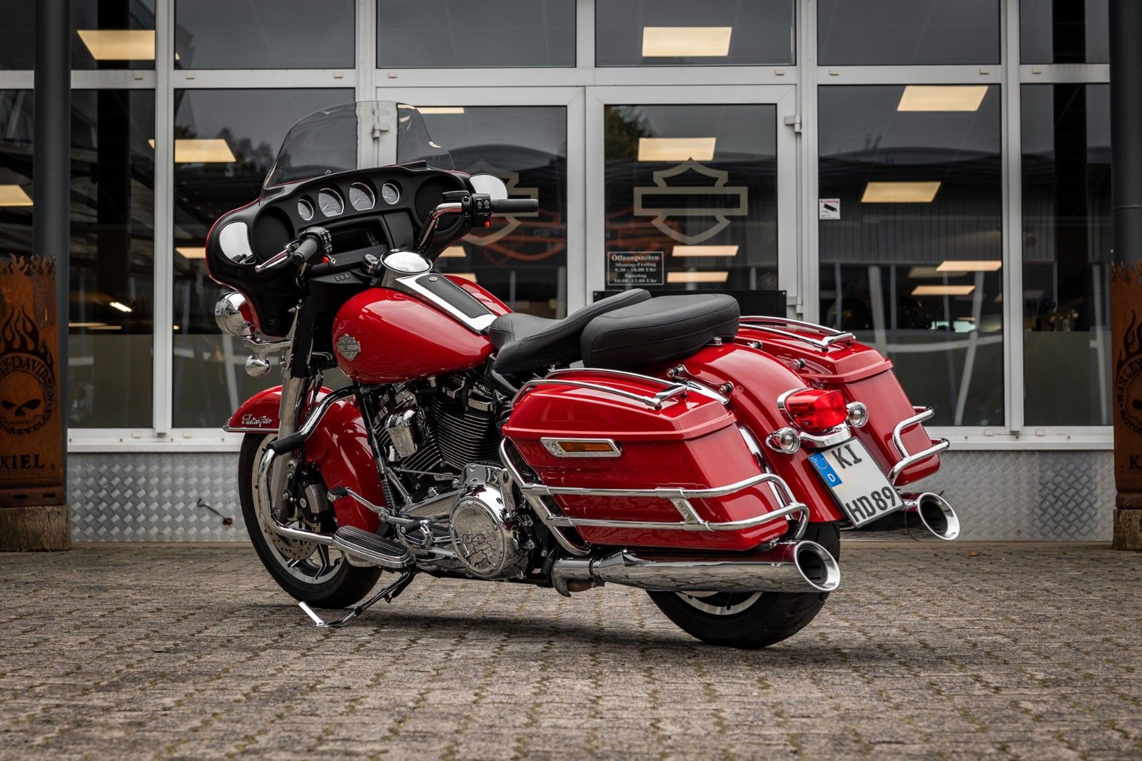Fahrzeugabbildung Harley-Davidson FLHTP Electra Glide Standard - Firefighter