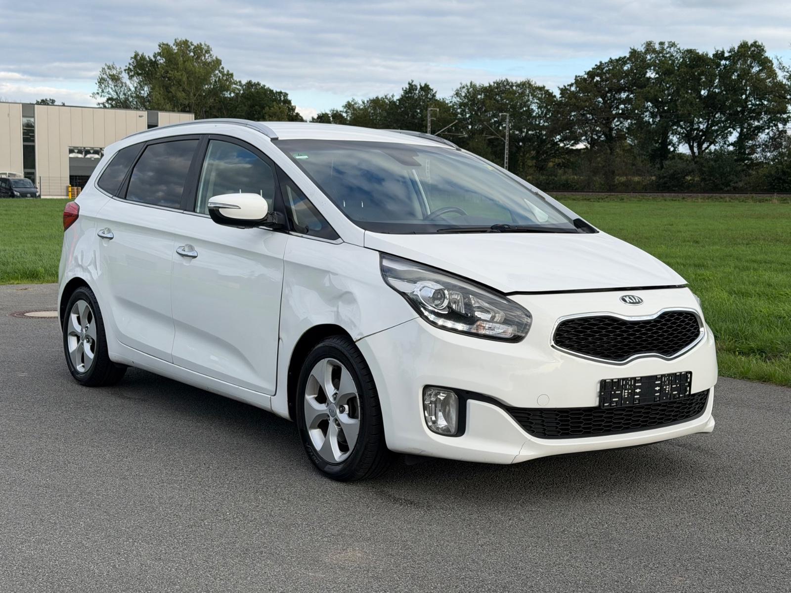 Kia Carens 2014 — interior