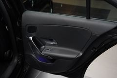 MERCEDES-BENZ A 200 d Limousine 4Matic*CAM*AMBIENTE*PANO*SOUND