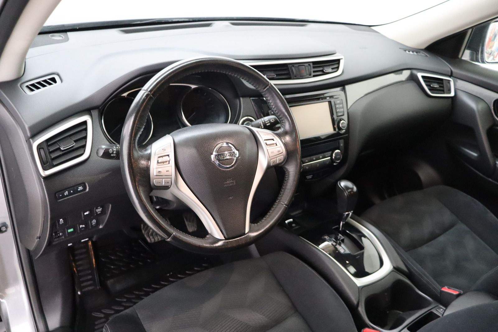 Fahrzeugabbildung Nissan X-Trail 1.6 dCi Automatik
