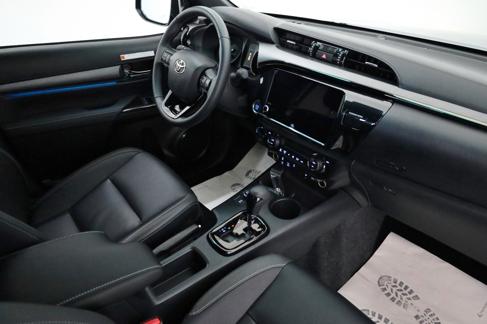 Fahrzeugabbildung Toyota Hilux Double Cab Invincible 4x4,Navi,Kamera,AHK