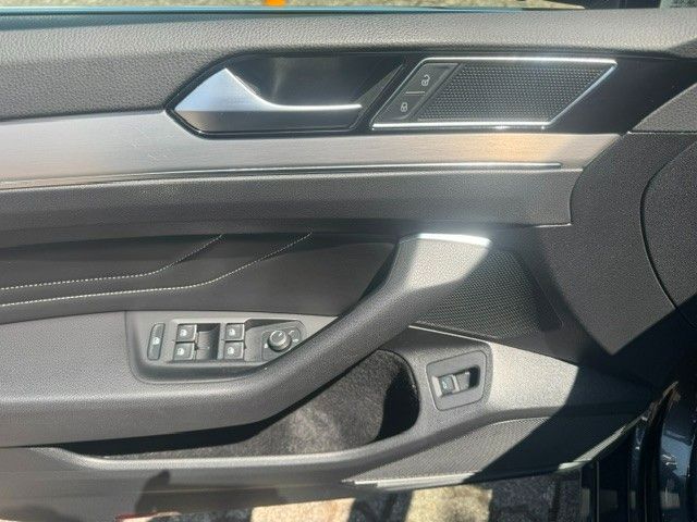 Fahrzeugabbildung Volkswagen Passat Variant Elegance LED AHK LEDER