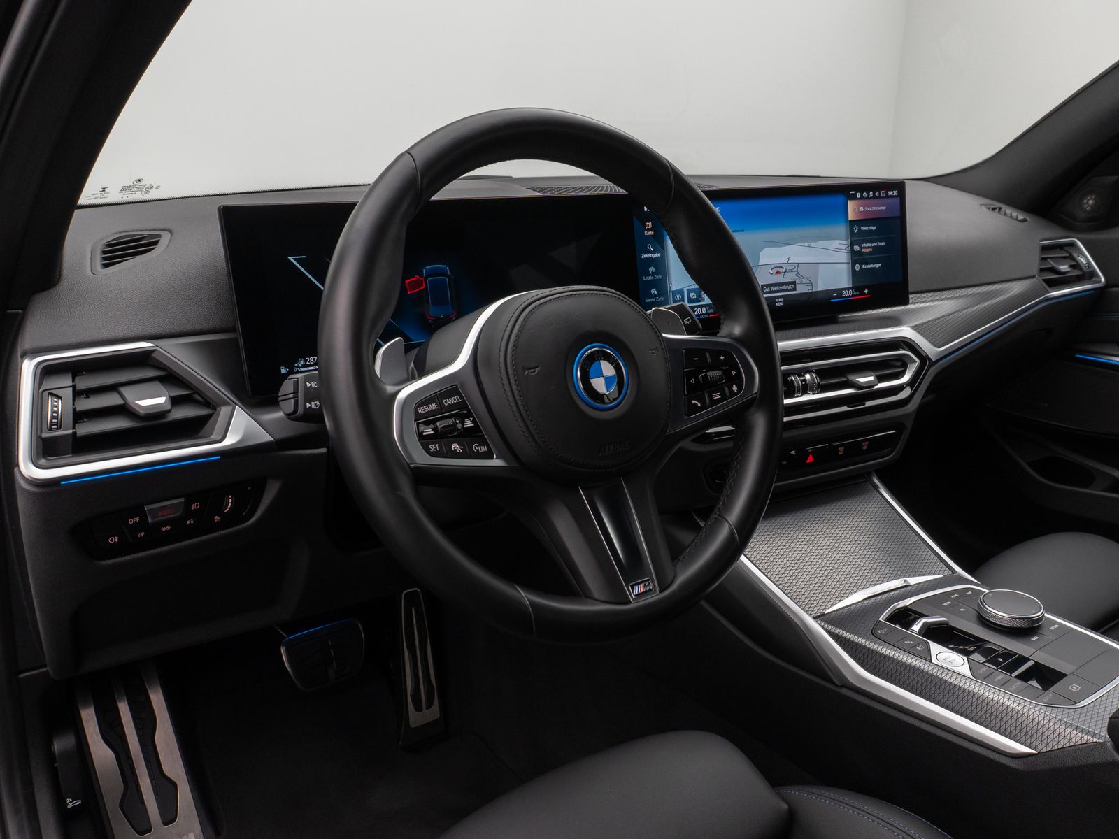 Fahrzeugabbildung BMW 330e M Sport Kamera DAB H/K Stop&Go LED 19Zoll