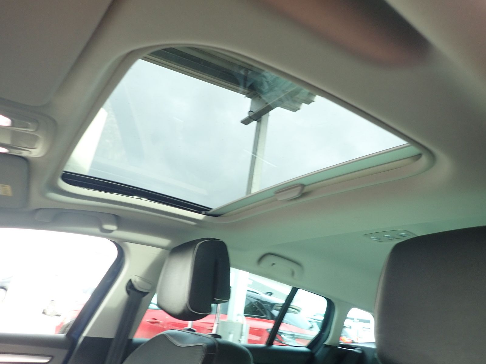 Fahrzeugabbildung Renault Megane IV Grandtour BOSE-Edition dCi 150 EDC