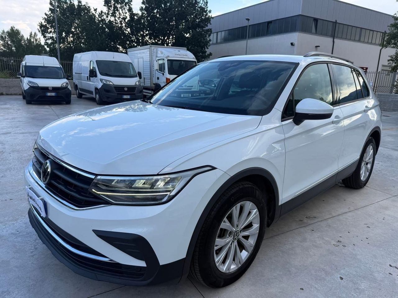 Volkswagen Tiguan 2.0 TDI 122CV 6 MARCE E6D imagem 2