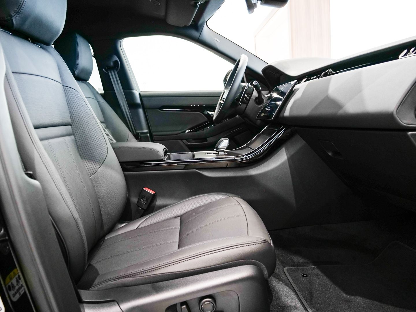Land Rover Range Rover Evoque P270e Dynamic SE Hybrid AHK-e imagem 3