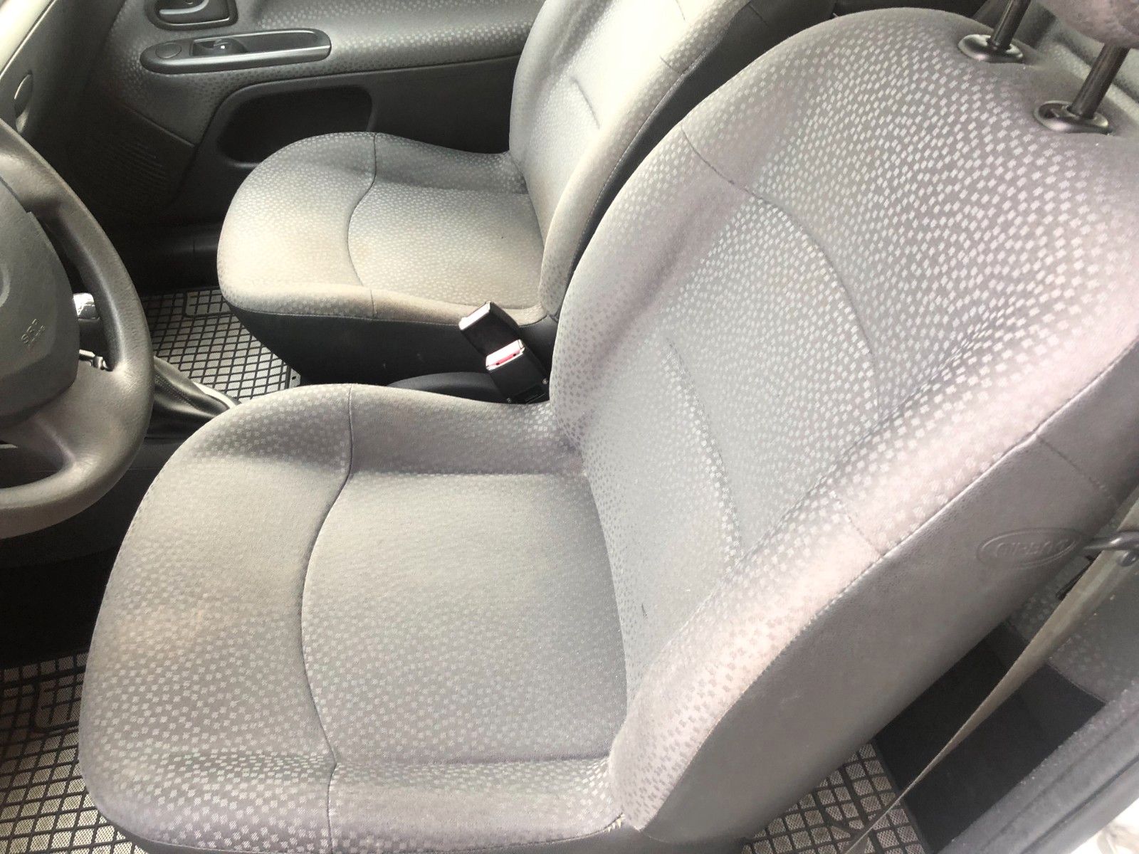 Fahrzeugabbildung Renault Clio II Campus YAHOO! 1.Hand TÜV 11/2027!!!