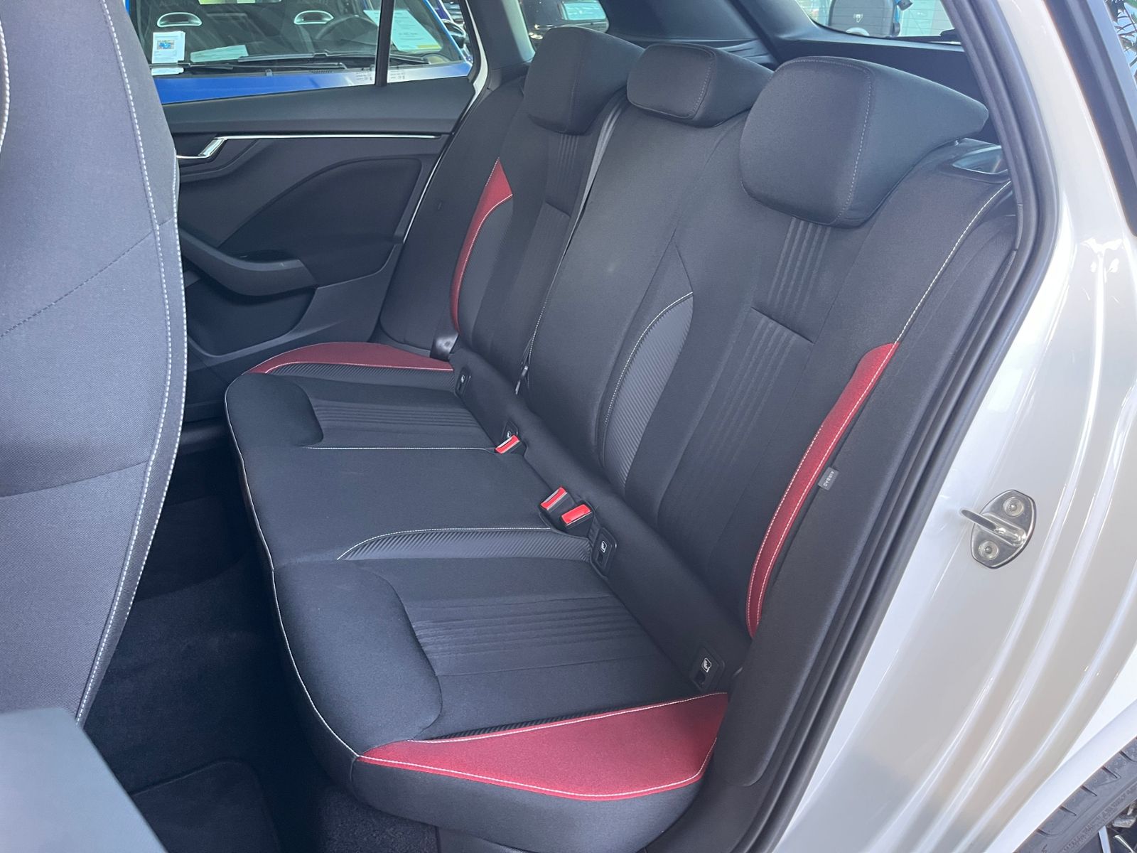 Fahrzeugabbildung SKODA Kamiq Monte Carlo PANO LED NAVI ALU