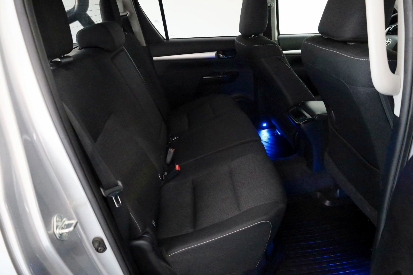 Fahrzeugabbildung Toyota Hilux 2.8 Executive,Navi,LED,Rollo,Rollbügel,AHK