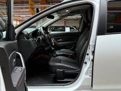 DACIA Duster II Extreme|Navi|Automatik|Kamera|SHZ|LED DACIA Duster II Extreme|Navi|Automatik|Kamera|SHZ|LED
