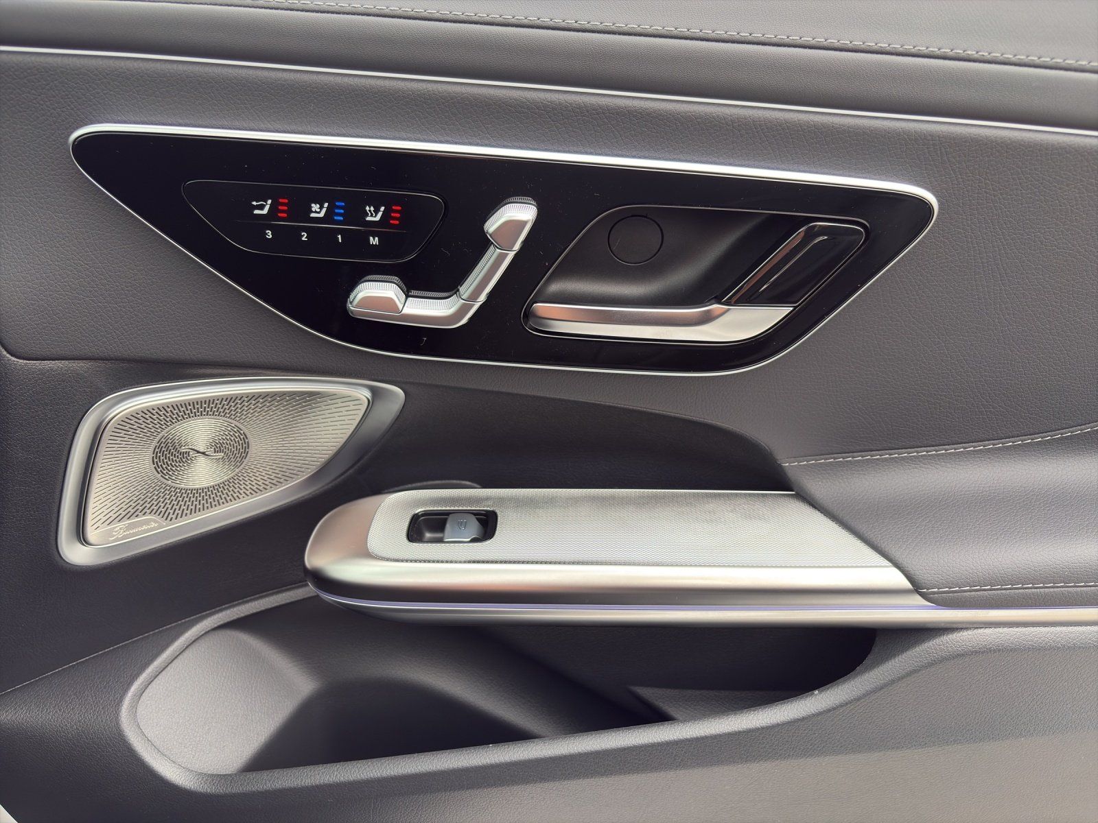 Fahrzeugabbildung Mercedes-Benz CLE 300 4M AMG DigiLight 360°Burm Distr Head-Up