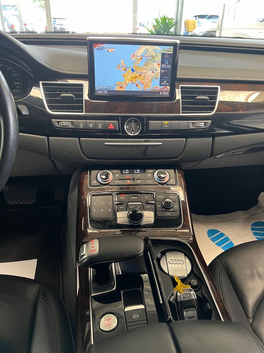 Fahrzeugabbildung Audi A8 3.0 TDI quattro * 20 S LINE ALUFELGEN *