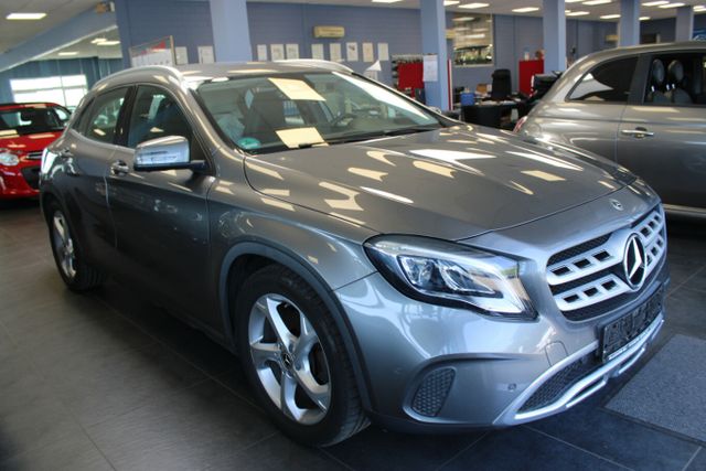 MERCEDES-BENZ GLA 220 4Matic 7G-DCT Urban