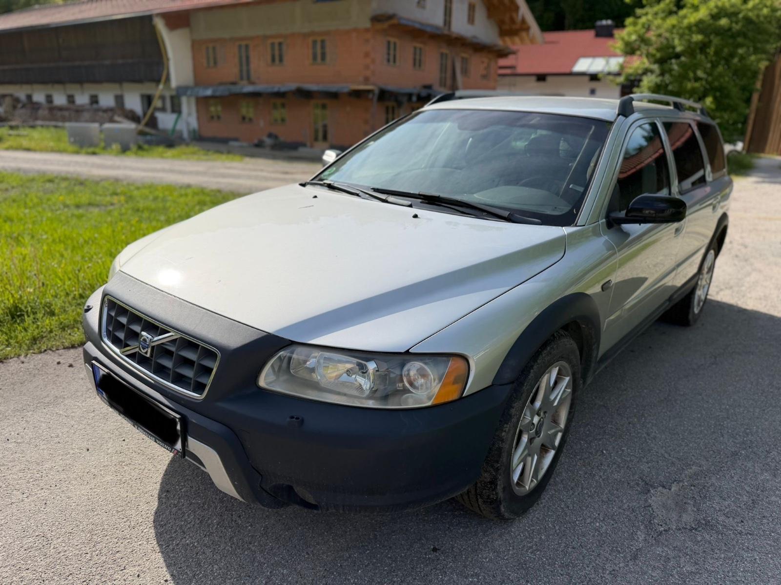 Volvo XC70 D5 AWD *AUTOMATIK*LEDER*AHK*ALU*