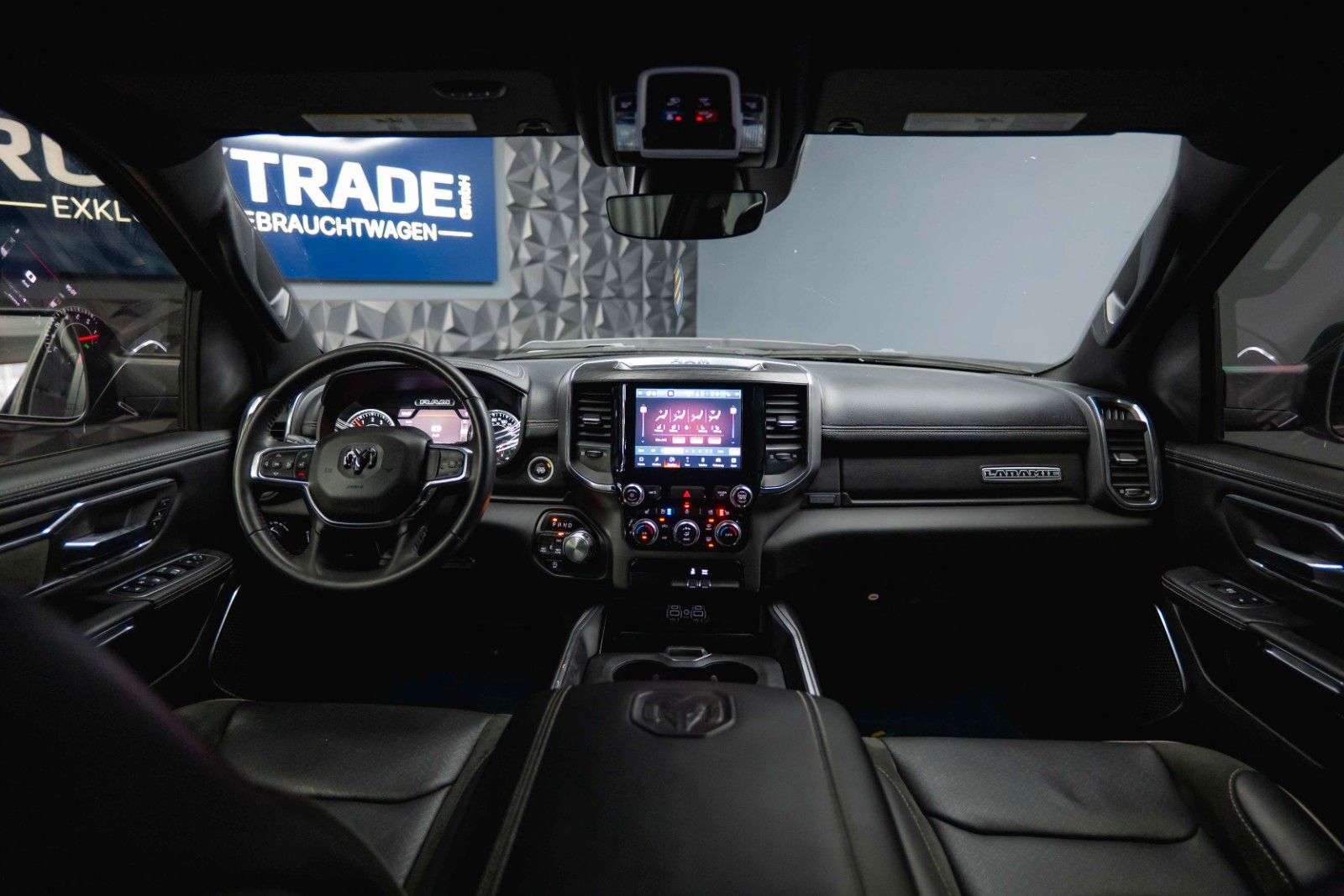 Fahrzeugabbildung Dodge RAM 5.7 V8 HEMI 4x4 LARAMIE Limited Offroad LED