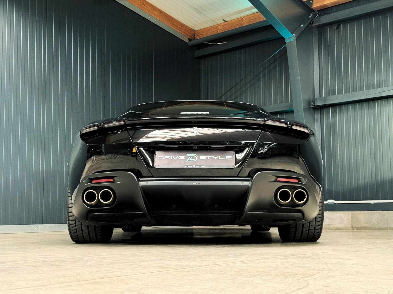 Fahrzeugabbildung Ferrari Roma +Carbon + ADAS + Beifahrerdisplay