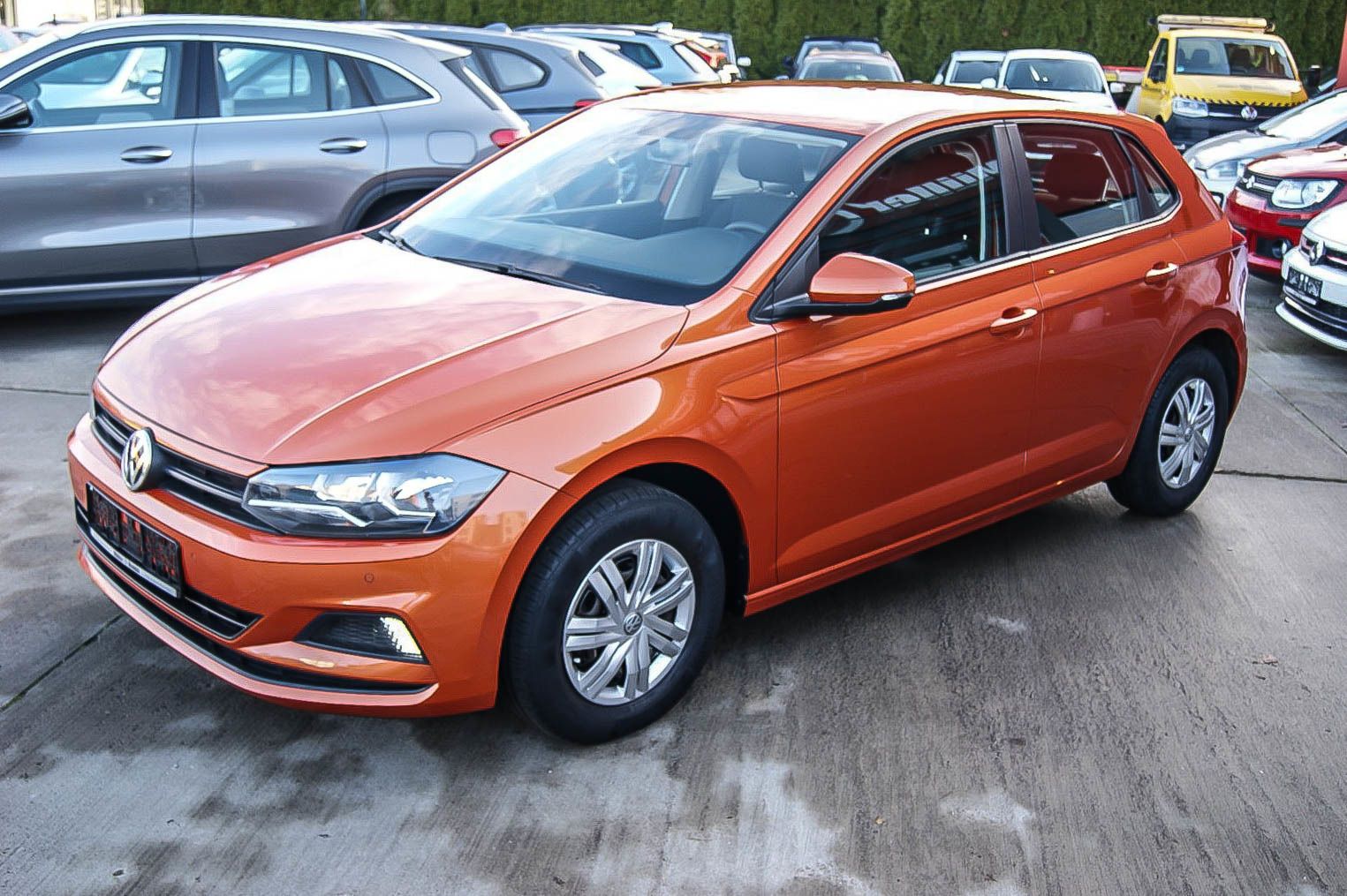 Fahrzeugabbildung Volkswagen Polo VI Trend 1.0 BMT ENERGETIC-ORANGE PDC KLIMA