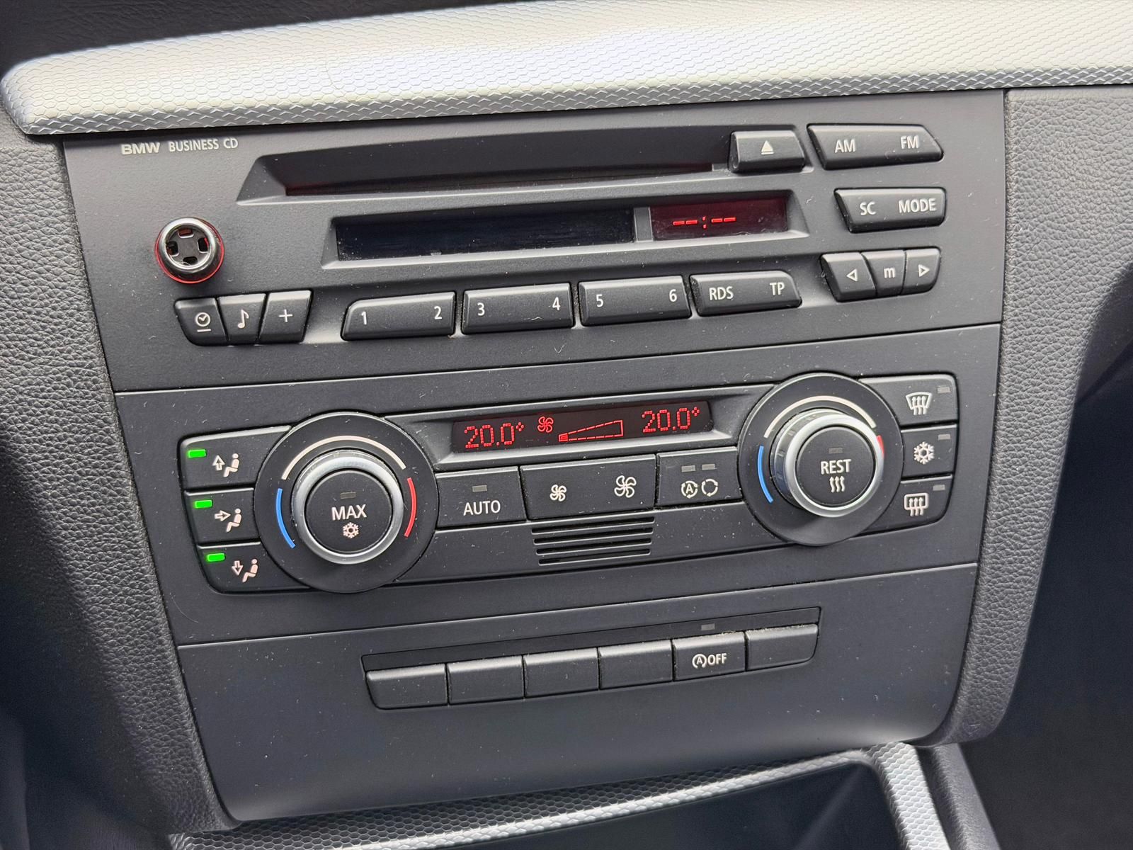 Fahrzeugabbildung BMW 118i M-PAKET/PDC/PANO/KLIMA/SCHECKHEFT/XENON/TFL