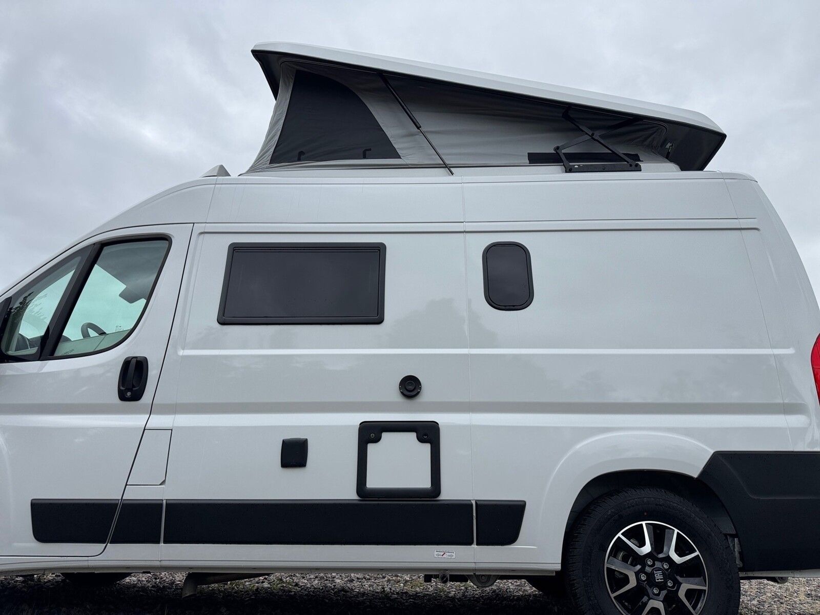 Fahrzeugabbildung Pössl Summit Shine 540 R Fiat 140 PS Markise, Solar
