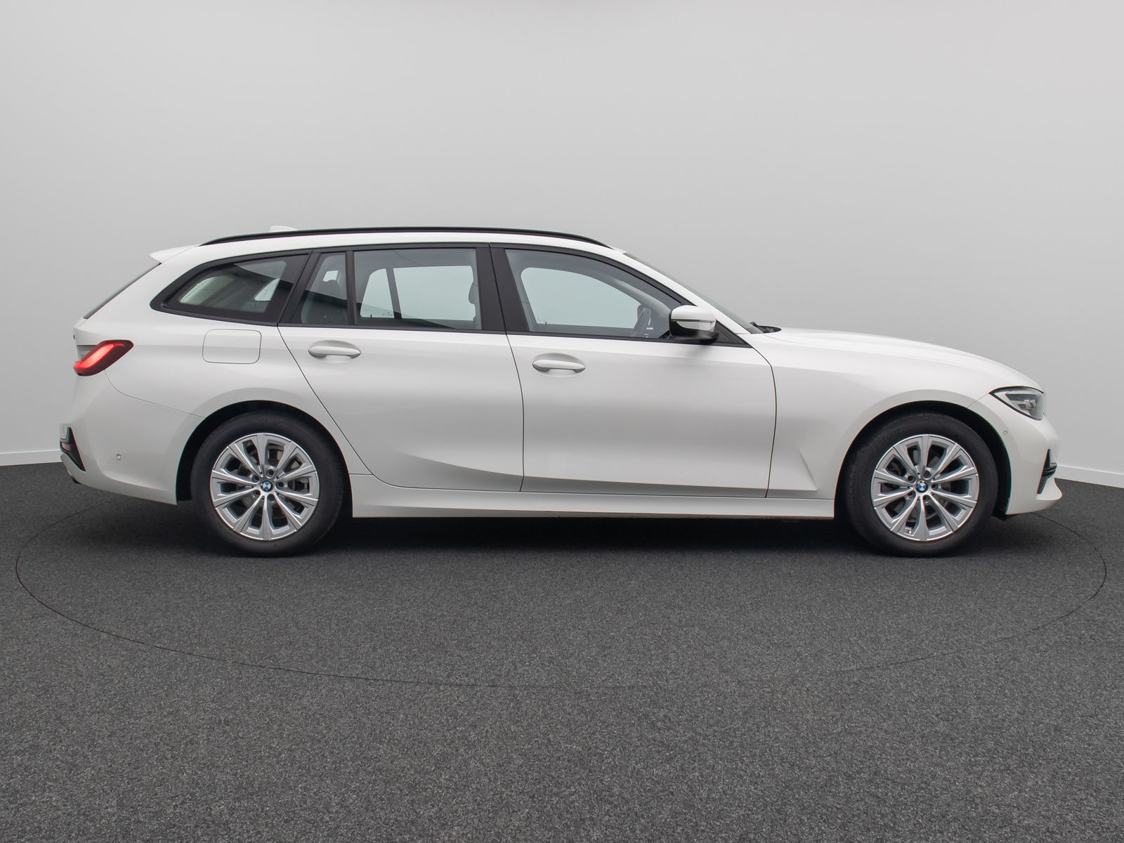 Fahrzeugabbildung BMW 320d Advantage GeschwindigReg Kamera DAB LED 17"