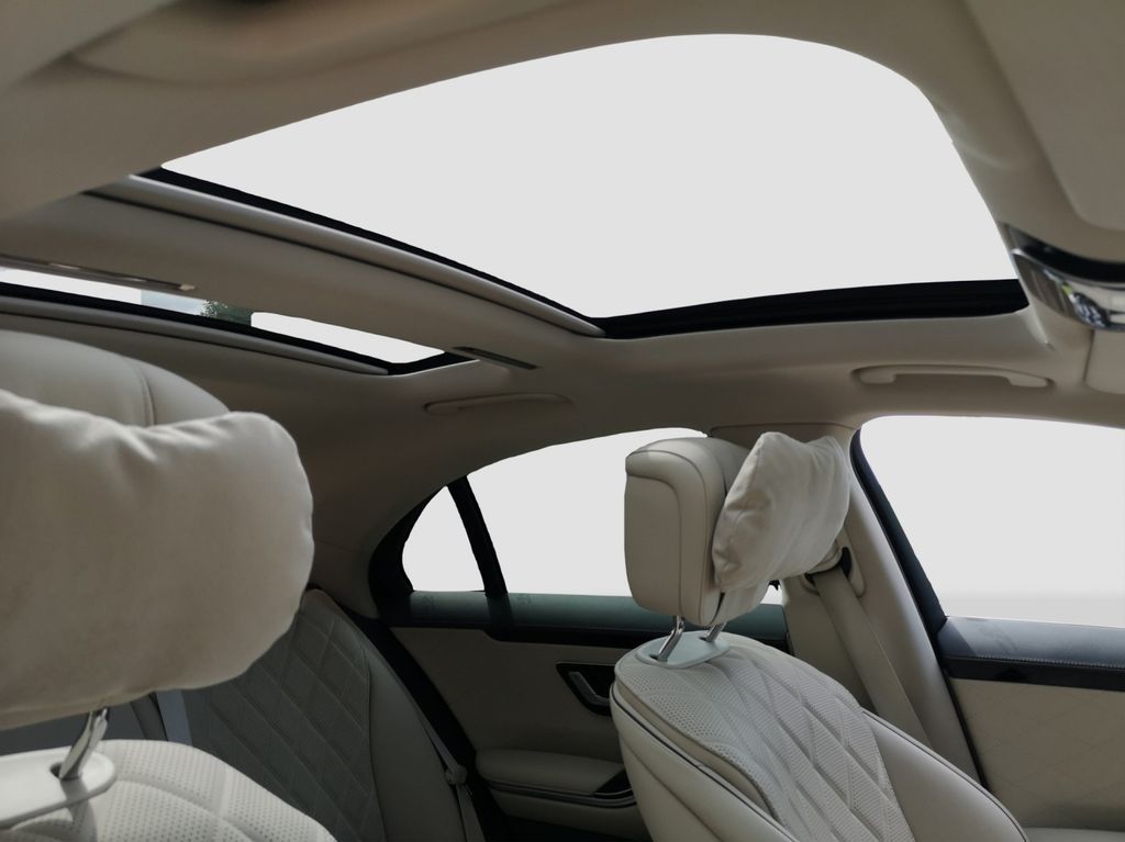 MERCEDES-BENZ S-Class 2022