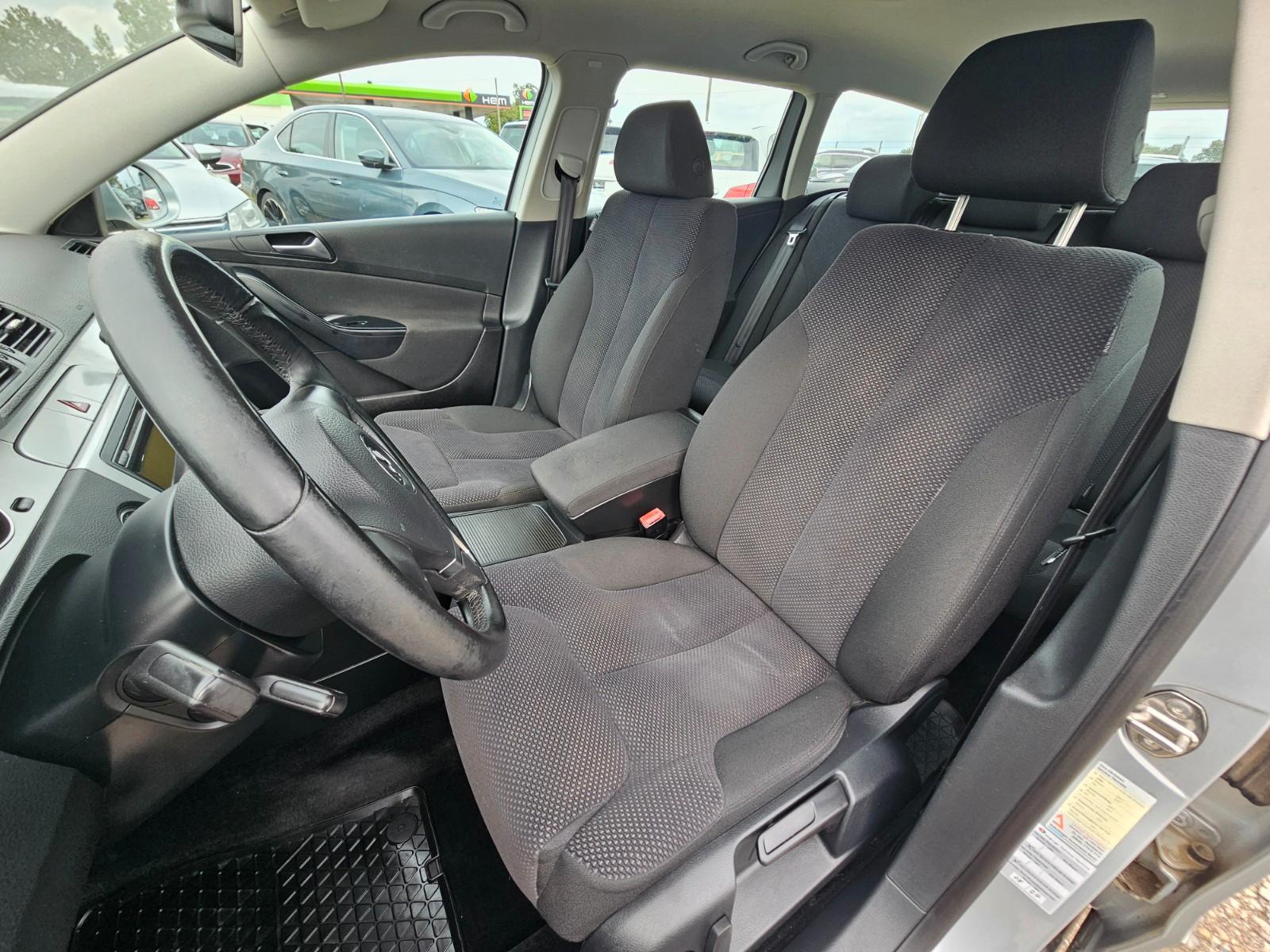 Volkswagen Passat 2010 — photo 11