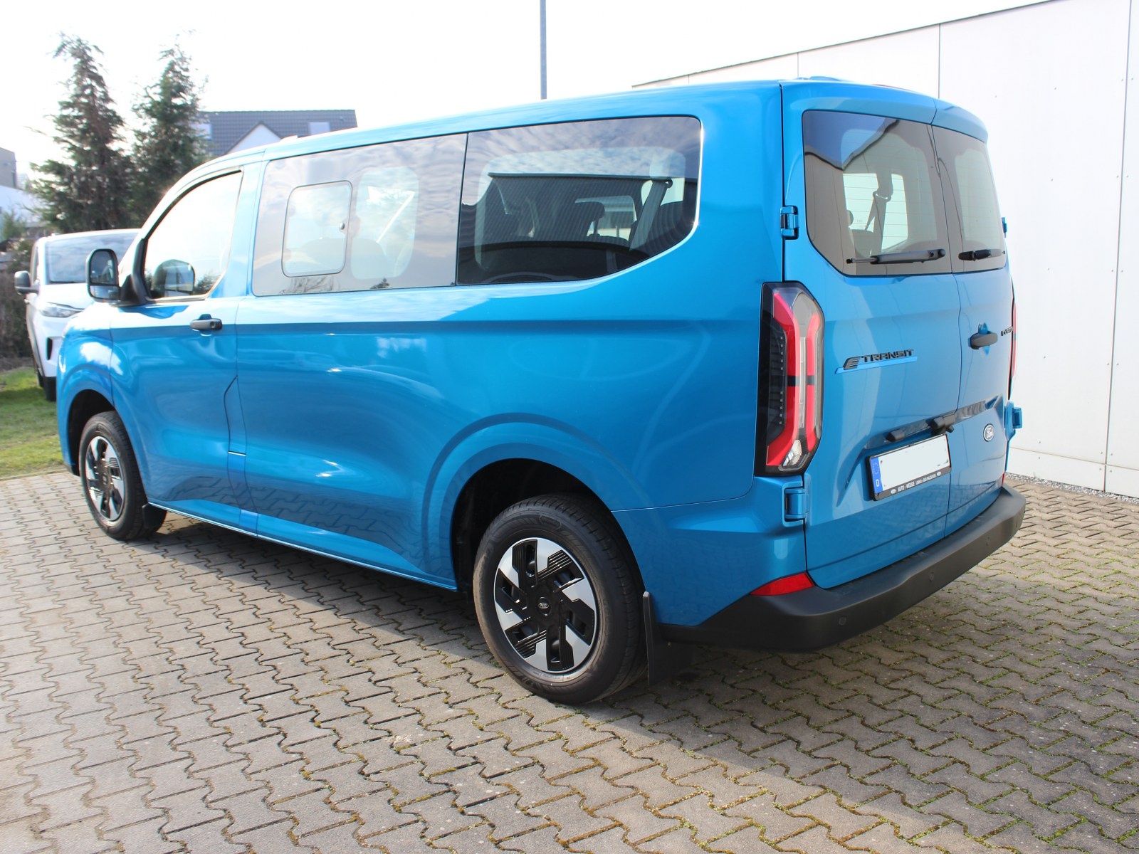 Fahrzeugabbildung Ford Transit Custom E 340 L1 RWD Trend